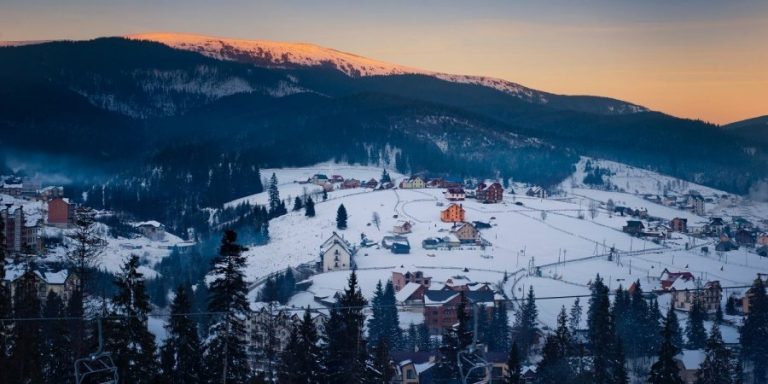 Плануємо зимові канікули. Скільки коштує відпочинок в Карпатах сезон 2019−2020