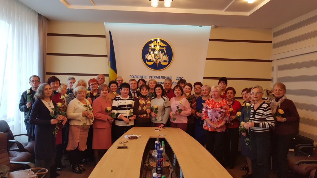 податківці