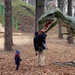 У міському парку Франківська поселився динозавр