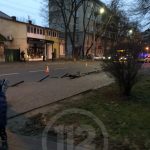 Юний п'яний мажор на елітному позашляховику збив у центрі Франківська 18 антипаркувальних стовпчиків та пішохода, після чого утік із місця ДТП: фото та відео