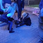 Біля франківського вокзалу виявили двох сильно п'яних жінок, які були майже без свідомості - у однієї з них поліції довелось забрати дитину: фоторепортаж