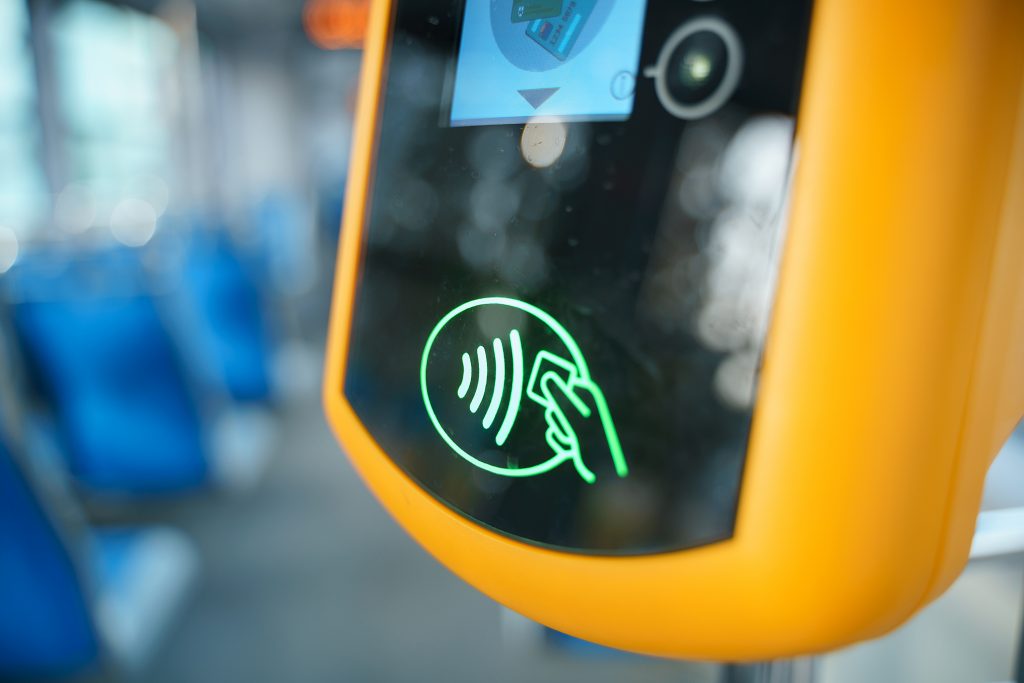 громадський транспорт