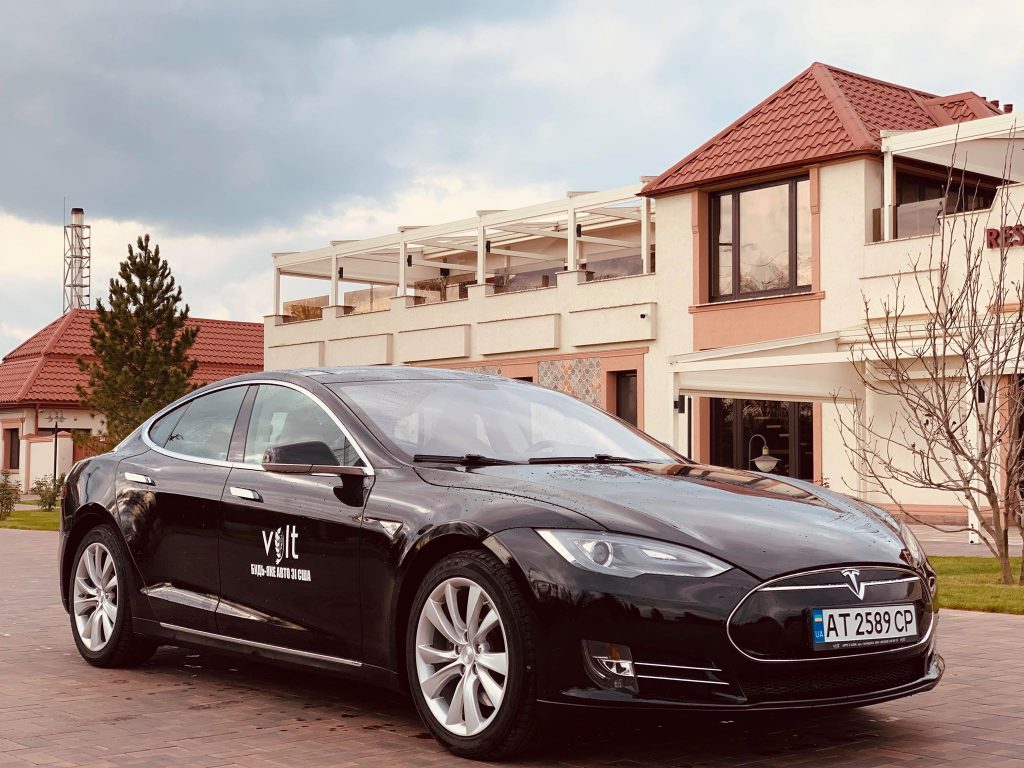 електромобілі