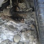 На Коломийщині, через яму на дорозі, водій пошкодив автомобіль