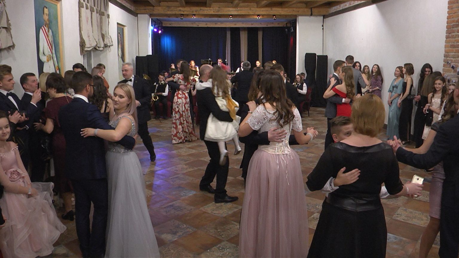 благодійний бал