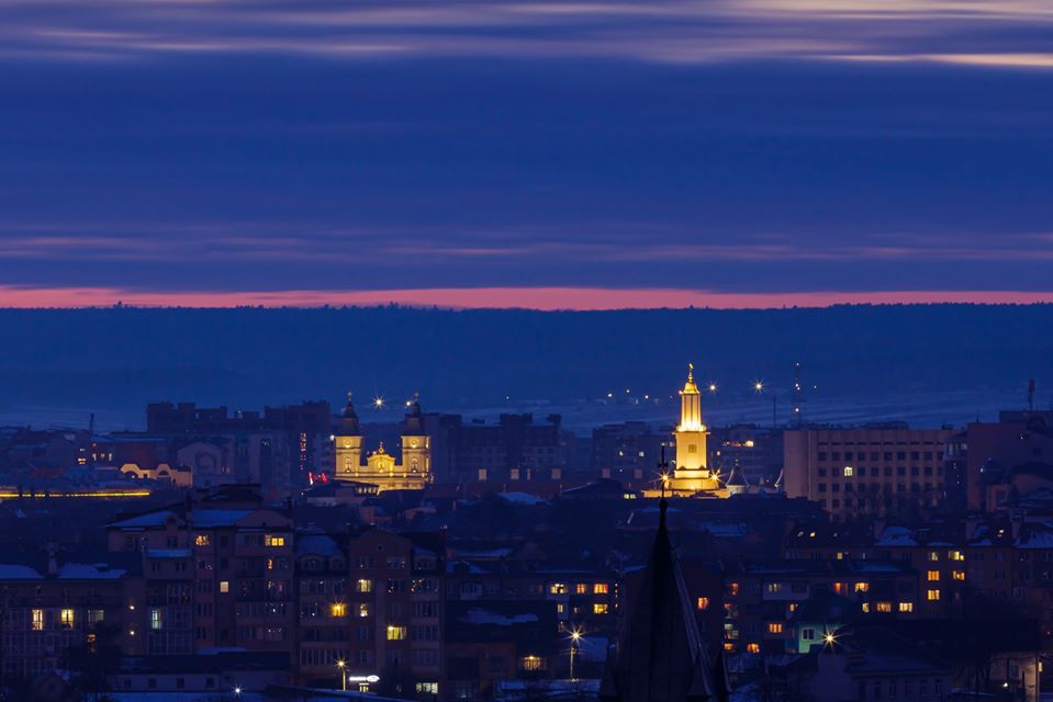 Франківський фотограф виклав у мережу захоплюючі фото нічного міста