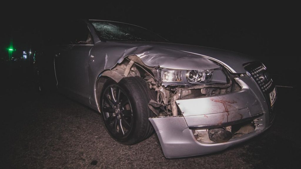 На Франківщині водій збив 2 осіб, потерпілі без свідомості