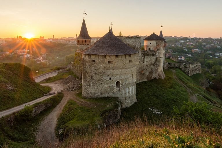 В Івано-Франківську відбудеться виставка переможців конкурсу «Вікі любить пам’ятки»