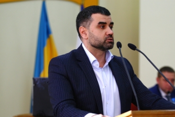 "Я господар народу!" Депутат пригрозив "поставити раком" робітників. Відео