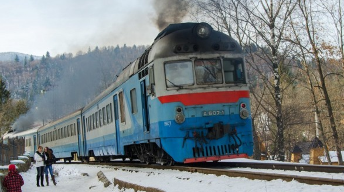 Через негоду на Прикарпатті ускладнено рух поїздів