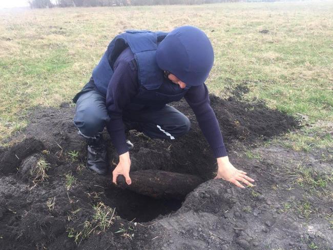 В передмісті Івано-Франківська знешкодили небезпечну знахідку