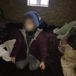 На Прикарпатті поліція забрала дітей з родини, де панує антисанітарія, безлад та відсутність електрики