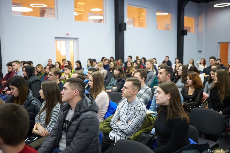 Стартувала Івано-Франківська школа лідерства