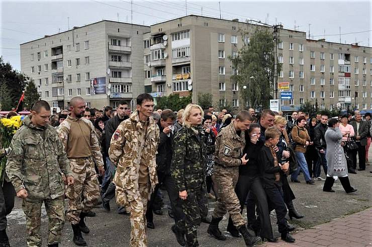 Понад півтори сотні прикарпатських добровольців вже отримали статус учасника бойових дій