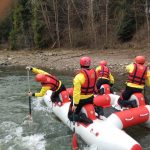 Прикарпатські рятувальники провели навчання на гірських річках із застосуванням катамаранів: фоторепортаж