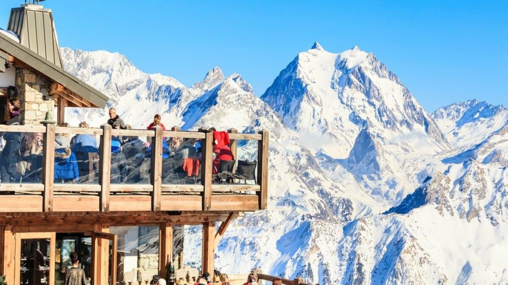 Небезпечний вірус з Куршевеля в Київ: як українські олігархи довідпочивалися