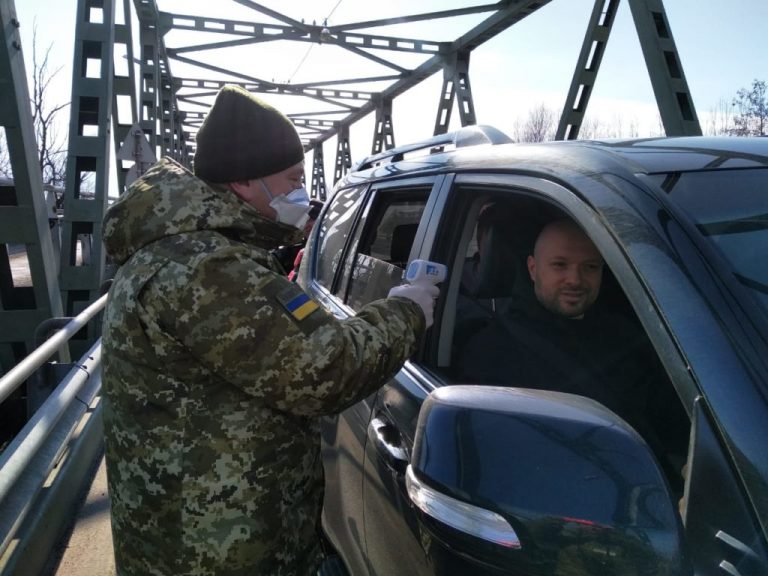 У МОЗ повідомили як будуть обстежувати осіб, які повертаються з-за кордону