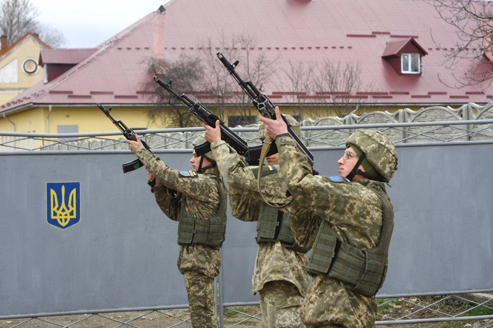 В Коломиї бійці "десятки" вшанували пам'ять свого полеглого побратима