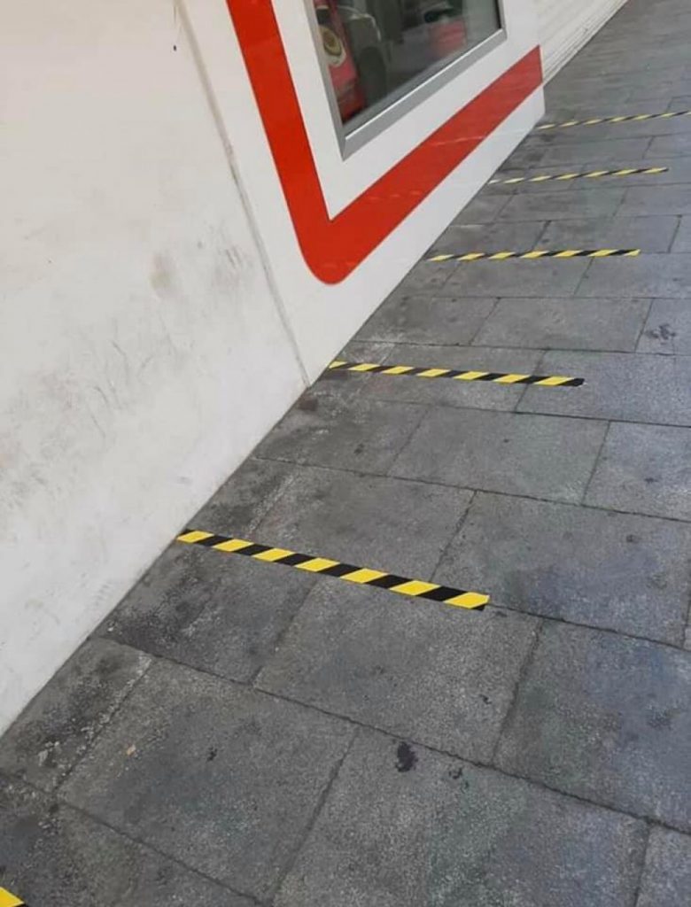 Франківські магазини зобов'язані робити профілактичну розмітку біля кас