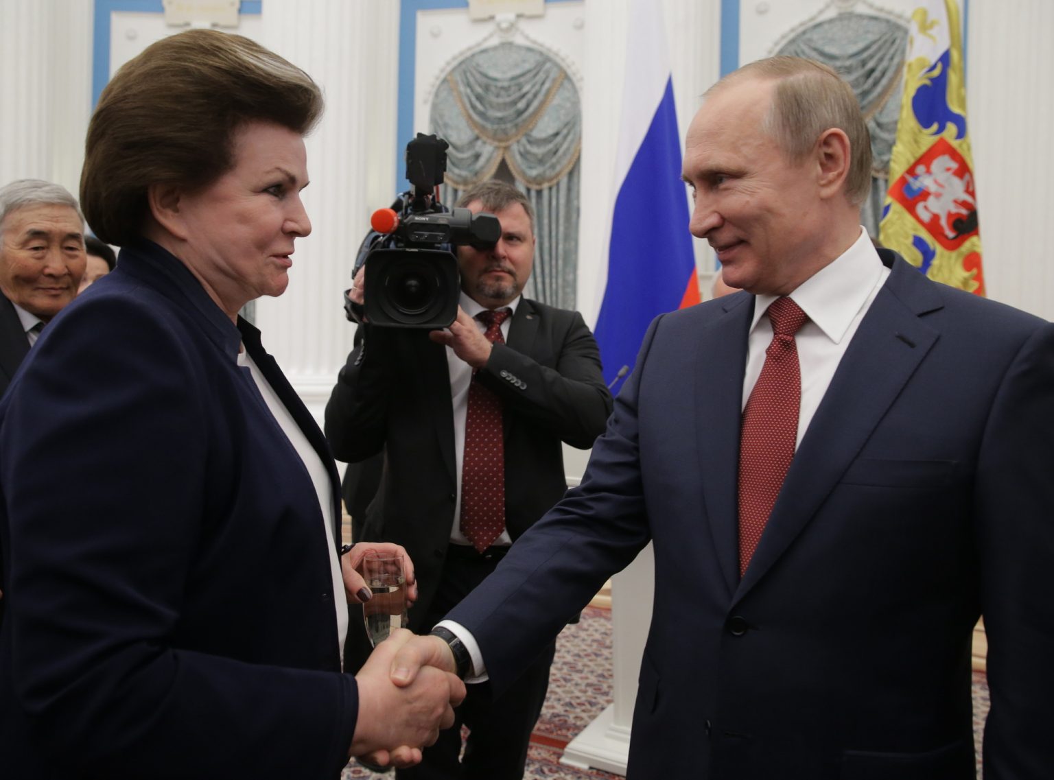 Сільську раду Чернієва просять перейменувати вулицю названу на честь першої жінки-космонавта, а нині депутата Держдуми РФ