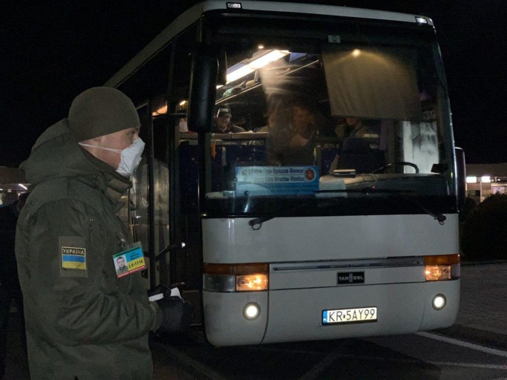 Від початку оголошення карантину до України повернулося майже 100 тисяч заробітчан - уряд