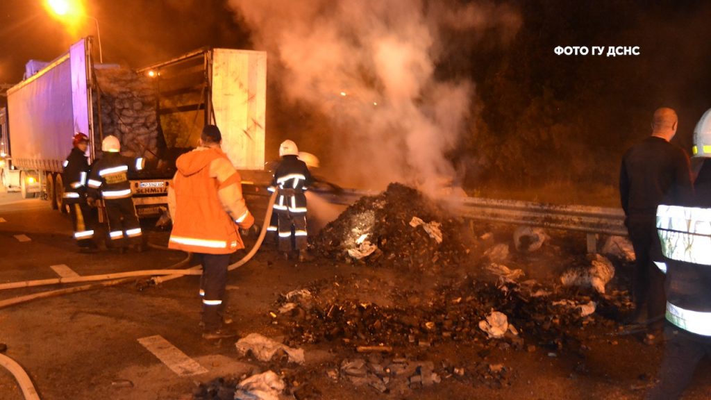 На Прикарпатті горіла фура