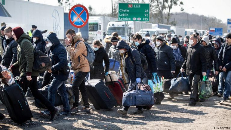 На Прикарпаття повернулося багато заробітчан. Чимало – з Польщі та з Росії