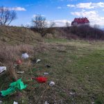 Відомий франківський фотограф показав рясно вкритті сміттям схили Вовчинецьких гір: фоторепортаж