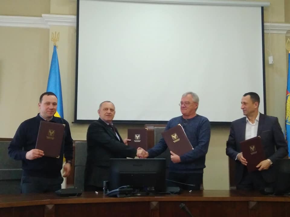 Керівники чотирьох прикарпатських ОТГ підписали меморандум про співпрацю