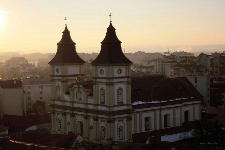 Івано-Франківська Архієпархія віддасть семінарію для медиків та запустить безкоштовні консультації в клініці Святого Луки