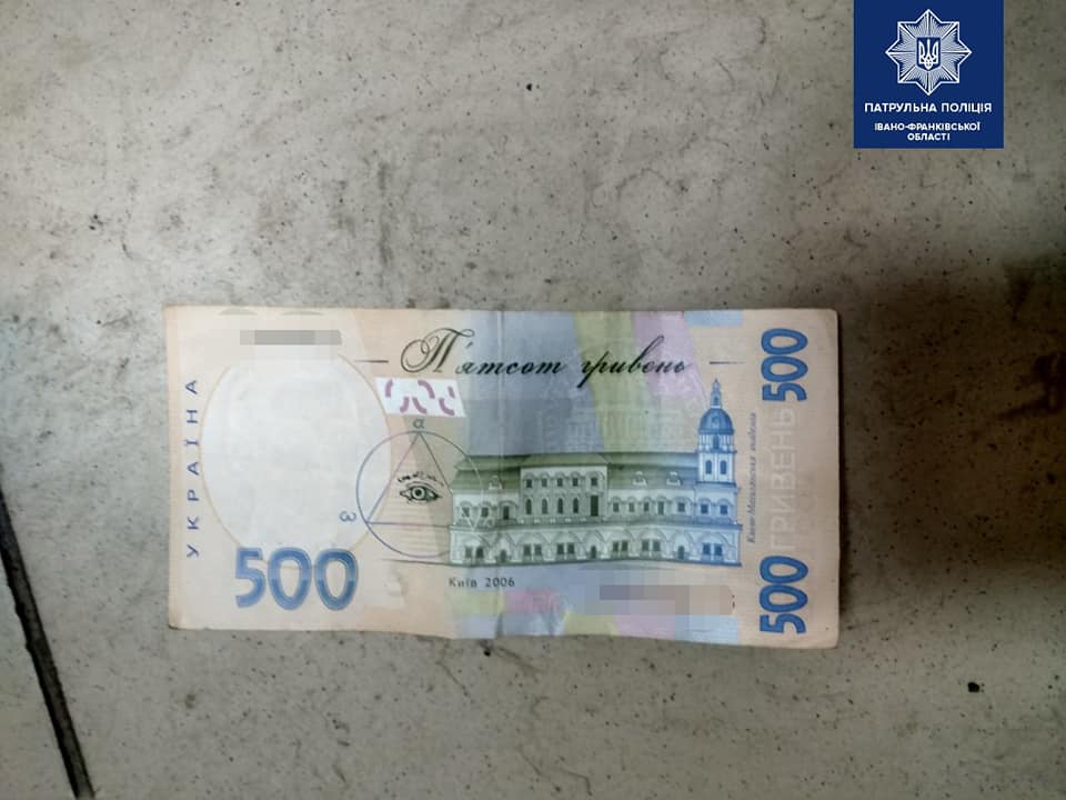 У Івано-Франківську нахабний молодик намагався дати хабара патрульним