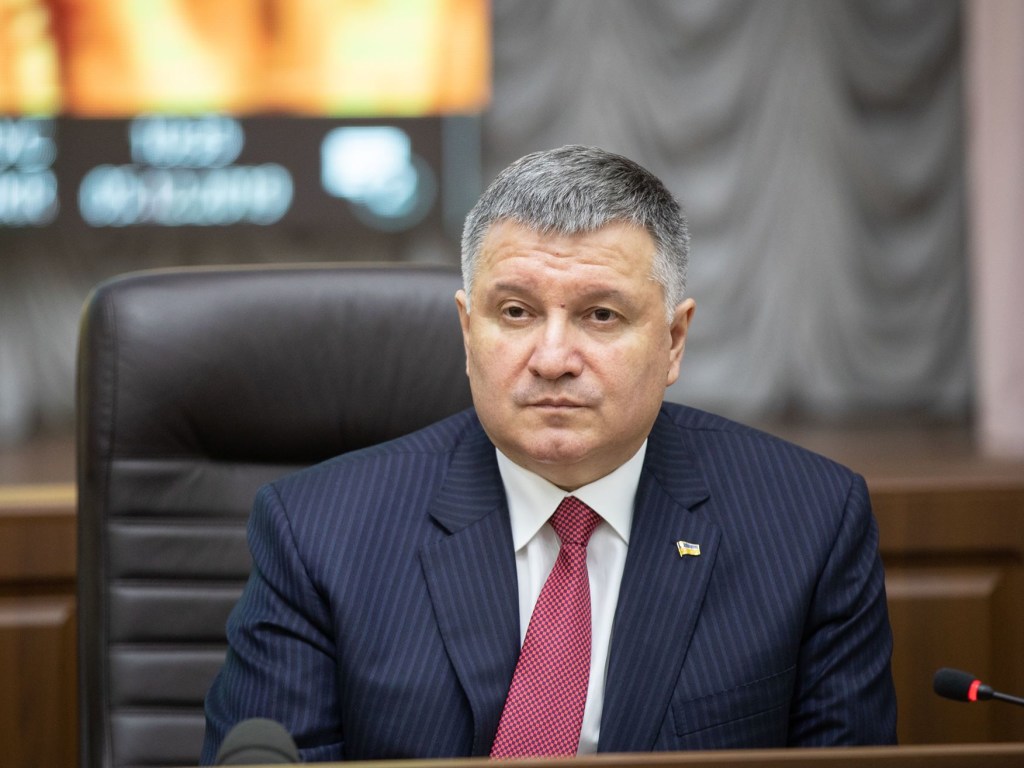Аваков хоче саджати за ґрати за порушення карантину