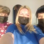 У Франківській перукарні працівники шиють маски та роздають безкоштовно