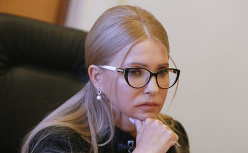 В тренді "коронавірусної" моди: Юля Тимошенко прийшла на засідання Верховної Ради в стильній медичній масці. Фото