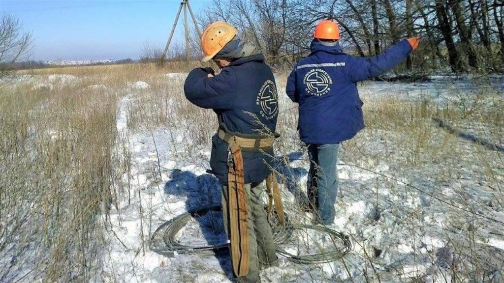 На Прикарпатті, через негоду, деякі райони залишилися без світла