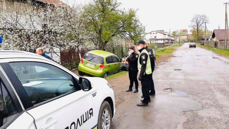 Неподалік Франківська п'яний керманич збив трьох дітей та втік з місця пригоди, горе-водія оперативно розшукали: фото