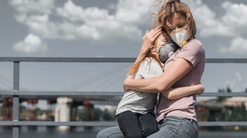 Скільки українців хворіють на COVID-19 за кордоном - дані МЗС