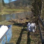 В курортному Татарові із берегів місцевих річок зібрали два причепи сміття: фото