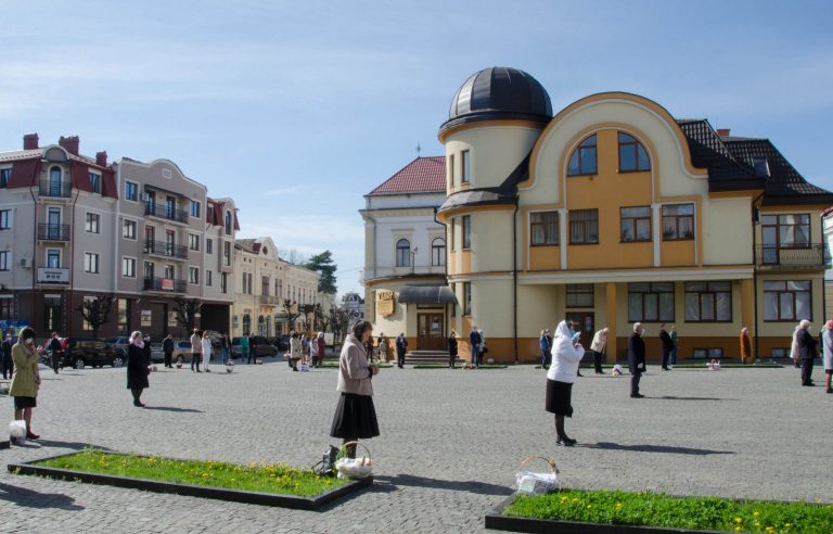 Як мешканці Коломиї відсвяткували Великдень: фоторепортаж