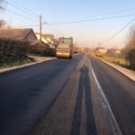 На Прикарпатті триває весняний ремонт доріг: фоторепортаж