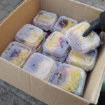 Франківські волонтери та благодійники продовжують годувати місцевих нужденних: фото
