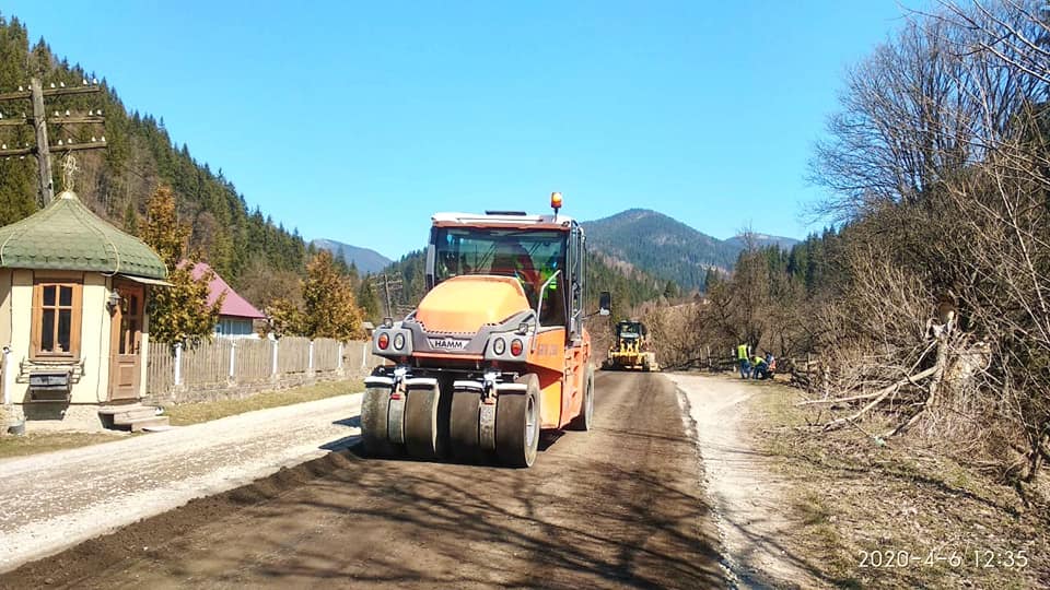 На Верховинщині триває ремонт дороги Татарів - Кам'янець-Подільський