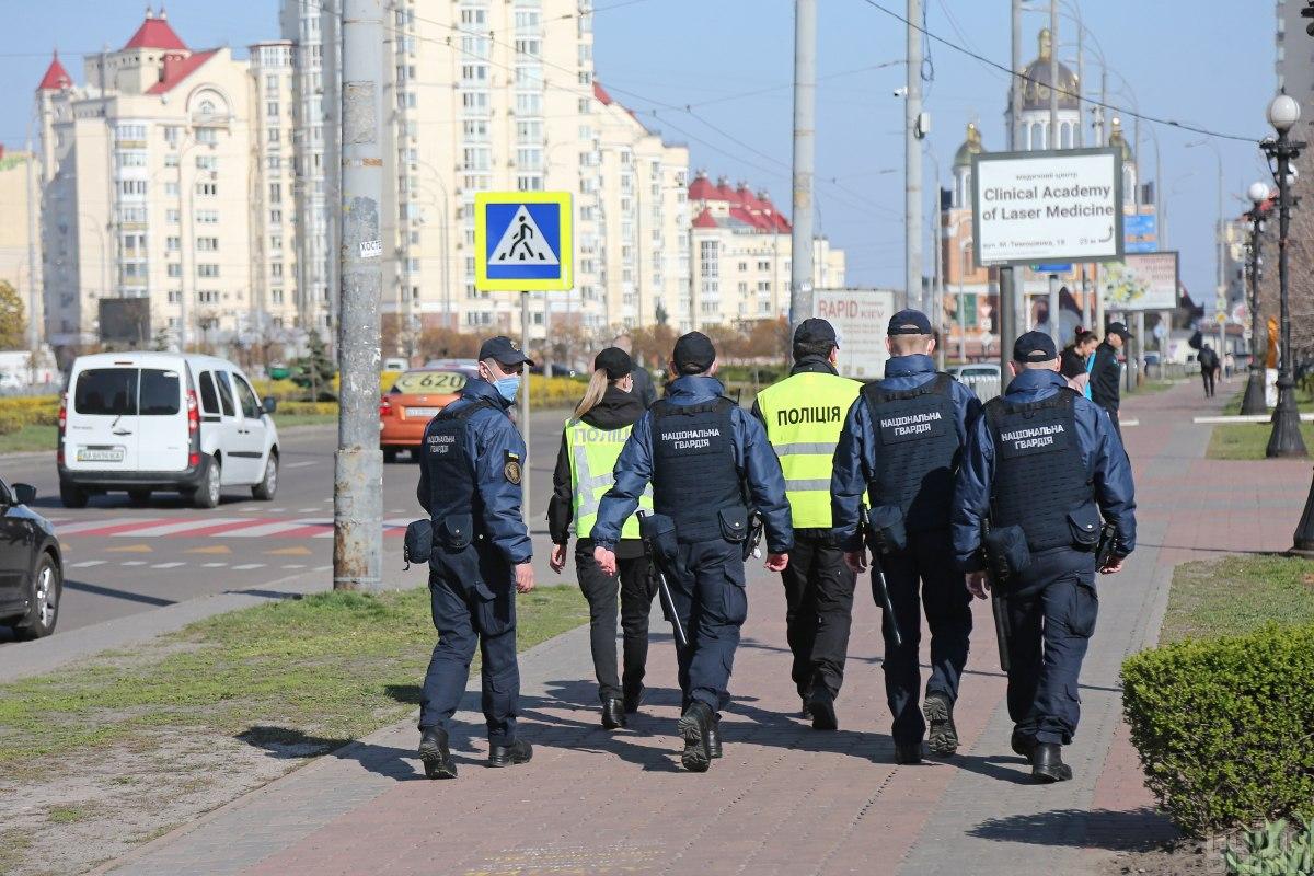 Нацполіція попередила українців про жорсткі покарання за порушення карантину біля церков на Великдень
