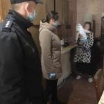 Прикарпатські поліцейські перевіряють неблагонадійні сім'ї: фоторепортаж