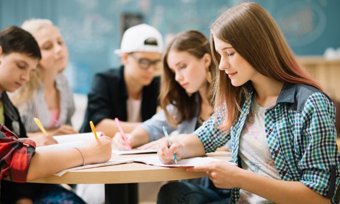 Через заходи карантину, цьогоріч навчання прикарпатські студенти завершуватимуть дистанційно - PRAVDA.IF.UA: Новини твого міста