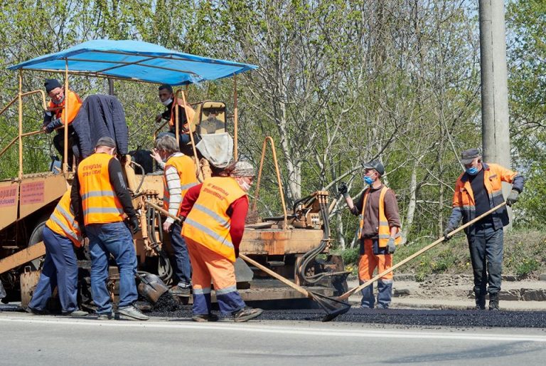 В Івано-Франківську триває ремонт однієї із найважливіших артерій - вулиці Івасюка