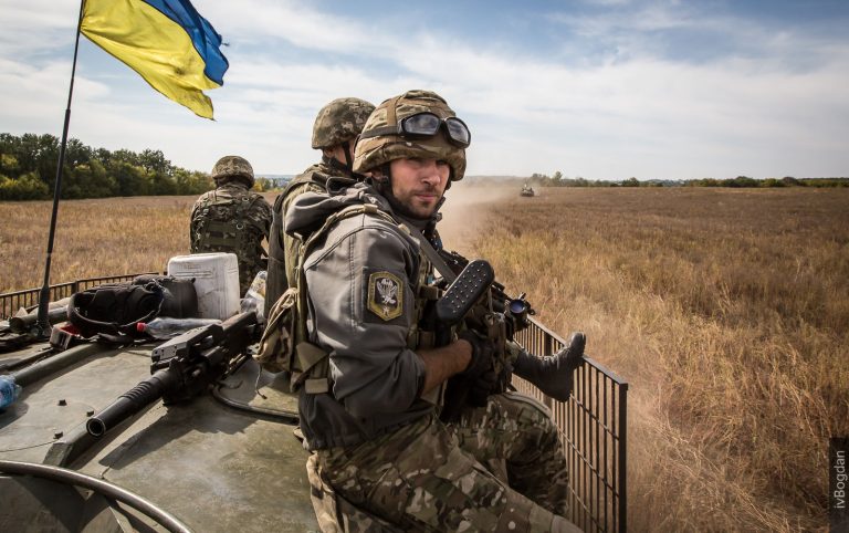 Прикарпатців кличуть на контракт до лав ЗСУ і обіцяють пристойну зарплатню