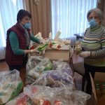 Франківський Карітас роздав для хворих та нужденних мешканців міста продуктові набори: фото