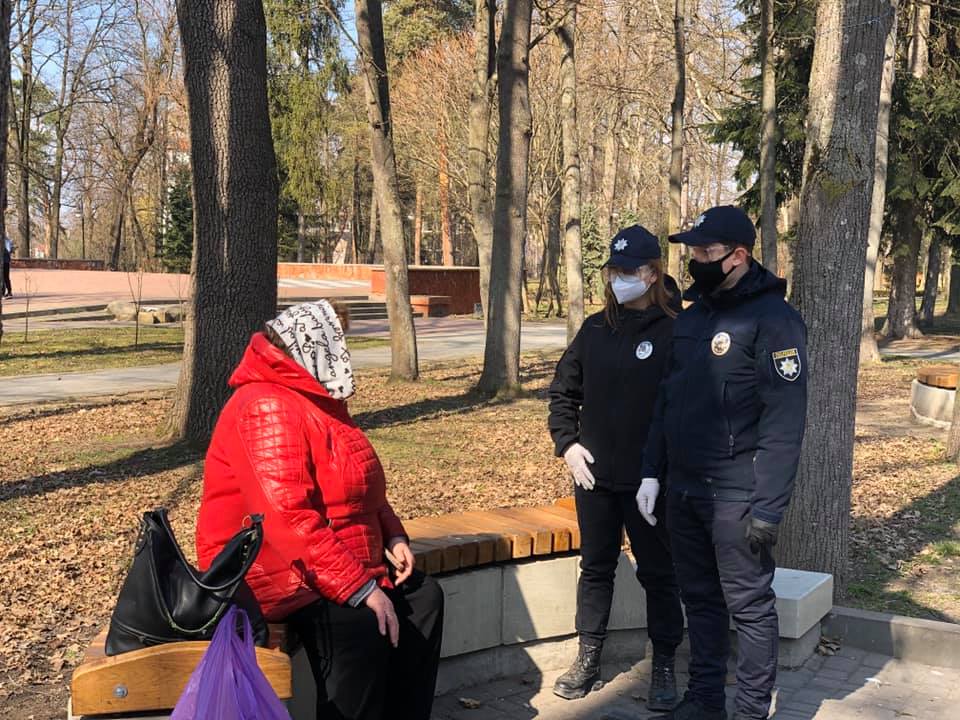 В поліції розповіли, чи штрафуватимуть пенсіонерів за вихід з дому під час карантину