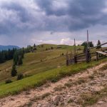 Місце, де народжуються хмари: неймовірні світлини найвисокогірнішого села України - Дземброня